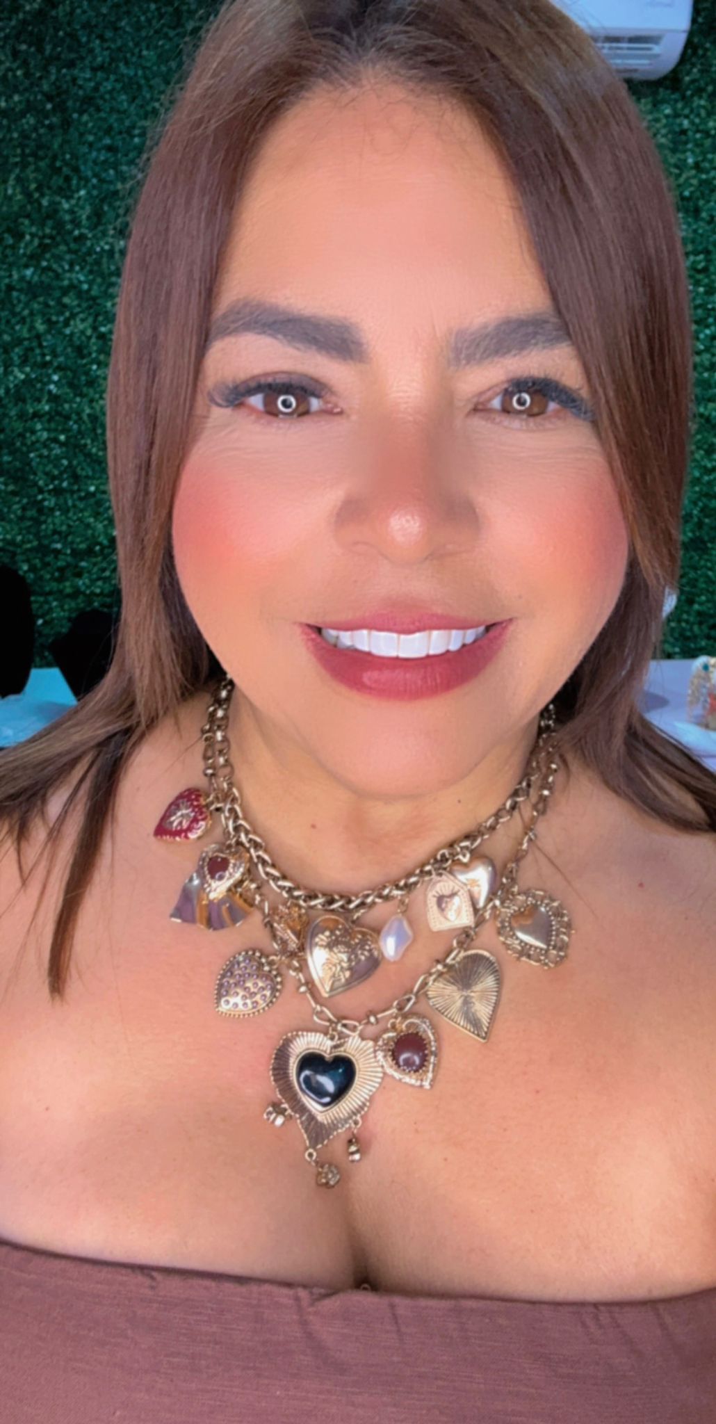 Collar Elegante Dorado Corazones