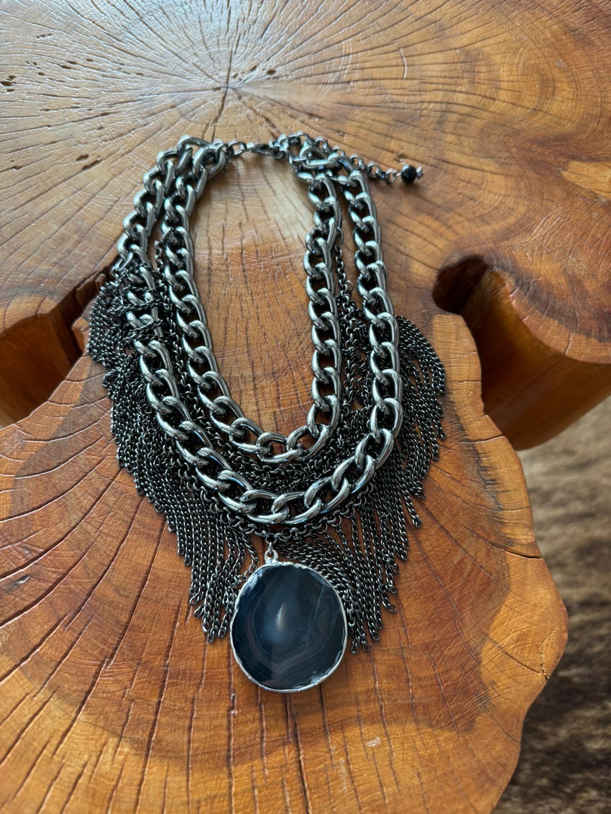 Collar Elegante Negro Multicapas